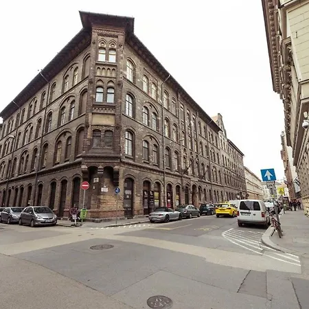 Excellent Location Lovely With Ac Lejlighed Budapest