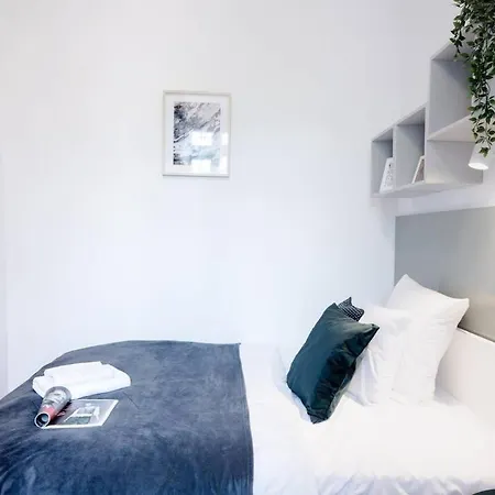 Excellent Location Lovely With Ac *