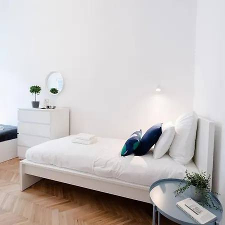 Excellent Location Lovely With Ac Διαμέρισμα