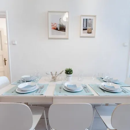 Apartment Excellent Location Lovely With Ac *