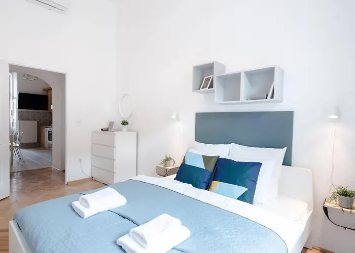 דירה Excellent Location Lovely With Ac בודפשט