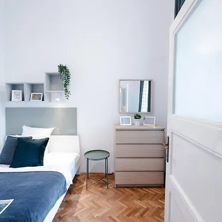 Excellent Location Lovely With Ac Lägenhet Budapest